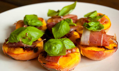 Grilled Peaches /w Prosciutto