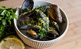 Mussels in white wine sauce