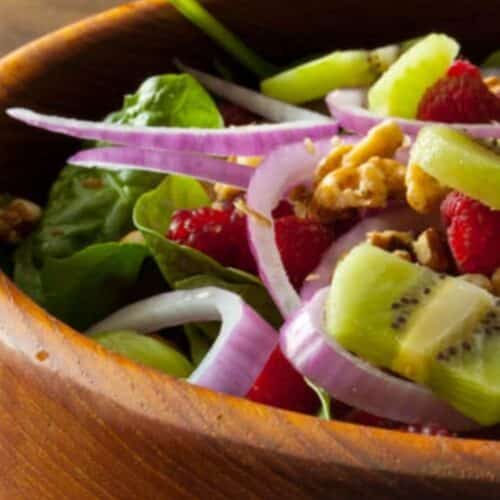 Raspberry and spinach salad Recipe