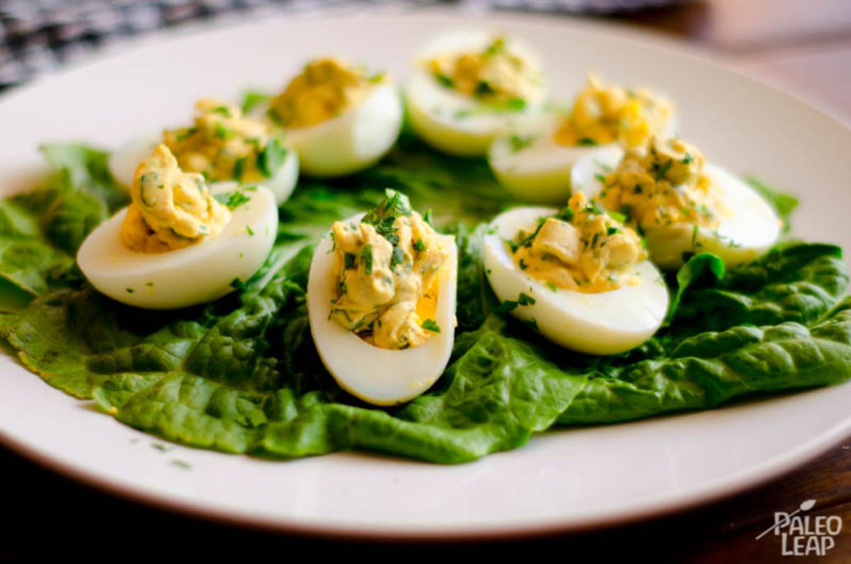 Garlic and parsley deviled egg