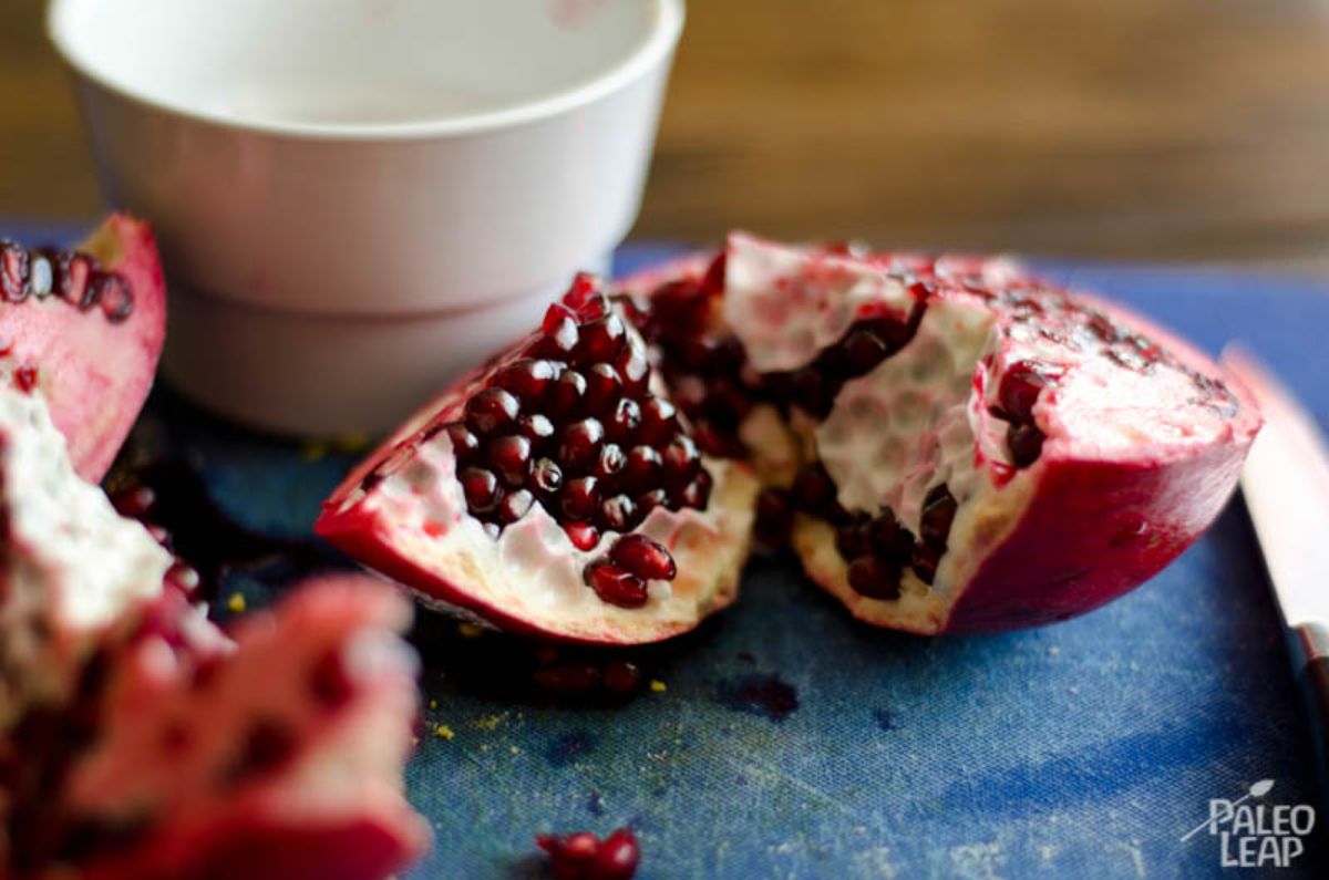 Roasted cauliflower with mint and pomegranate Recipe Preparation