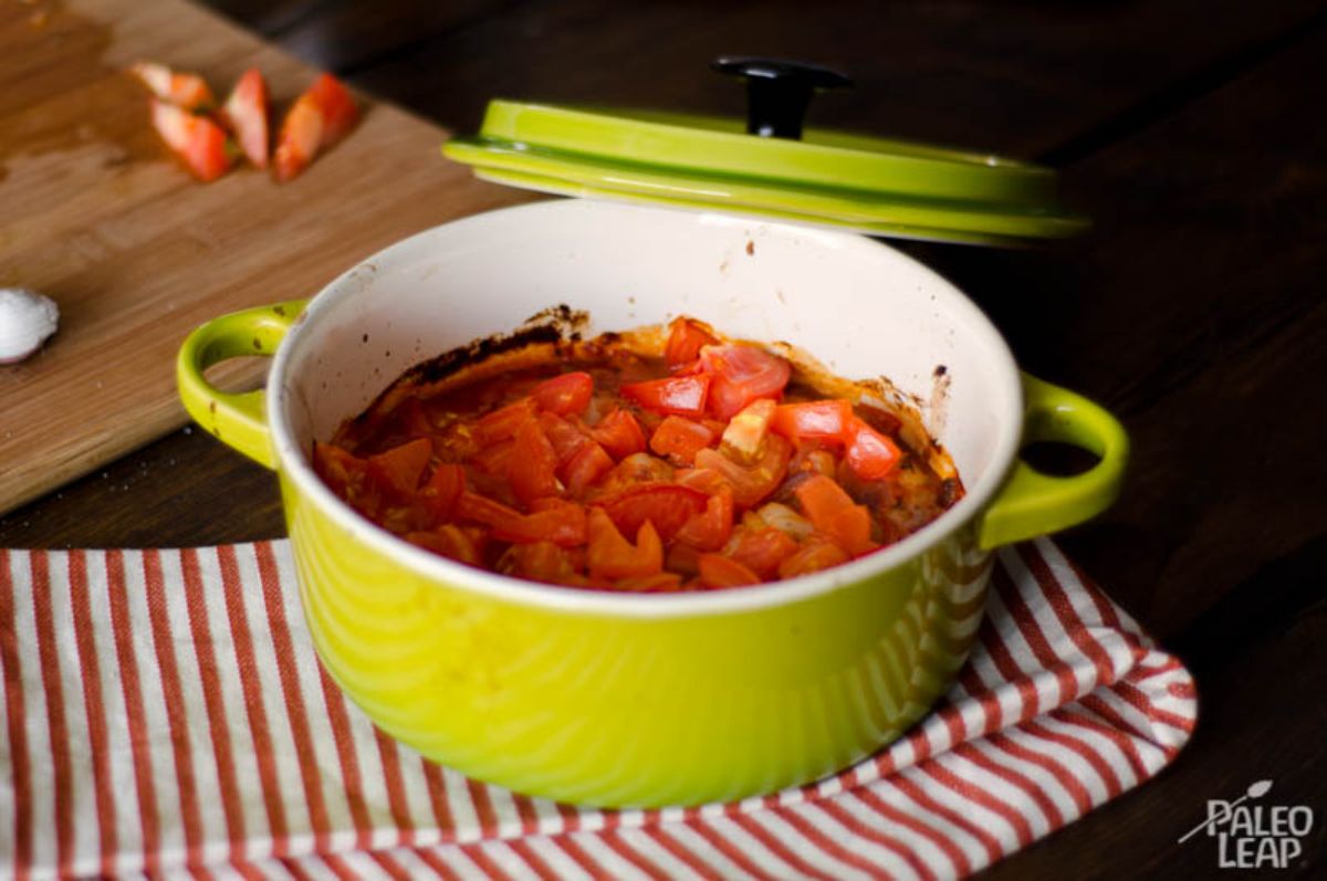 Creamy tomato baked scallops