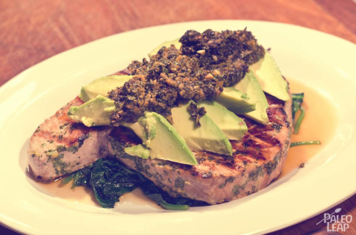 Tuna steak with avocado and cilantro marinade