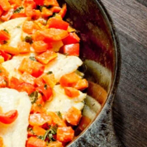 Fish fillets with mint and bell pepper salsa Recipe