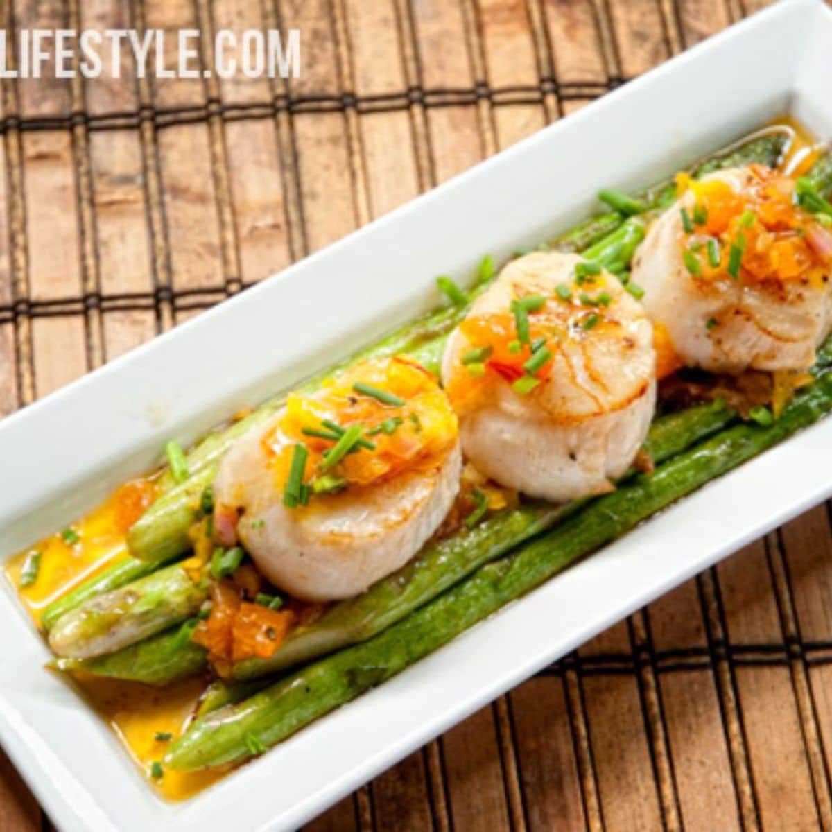 Sea Scallops and Asparagus Featured