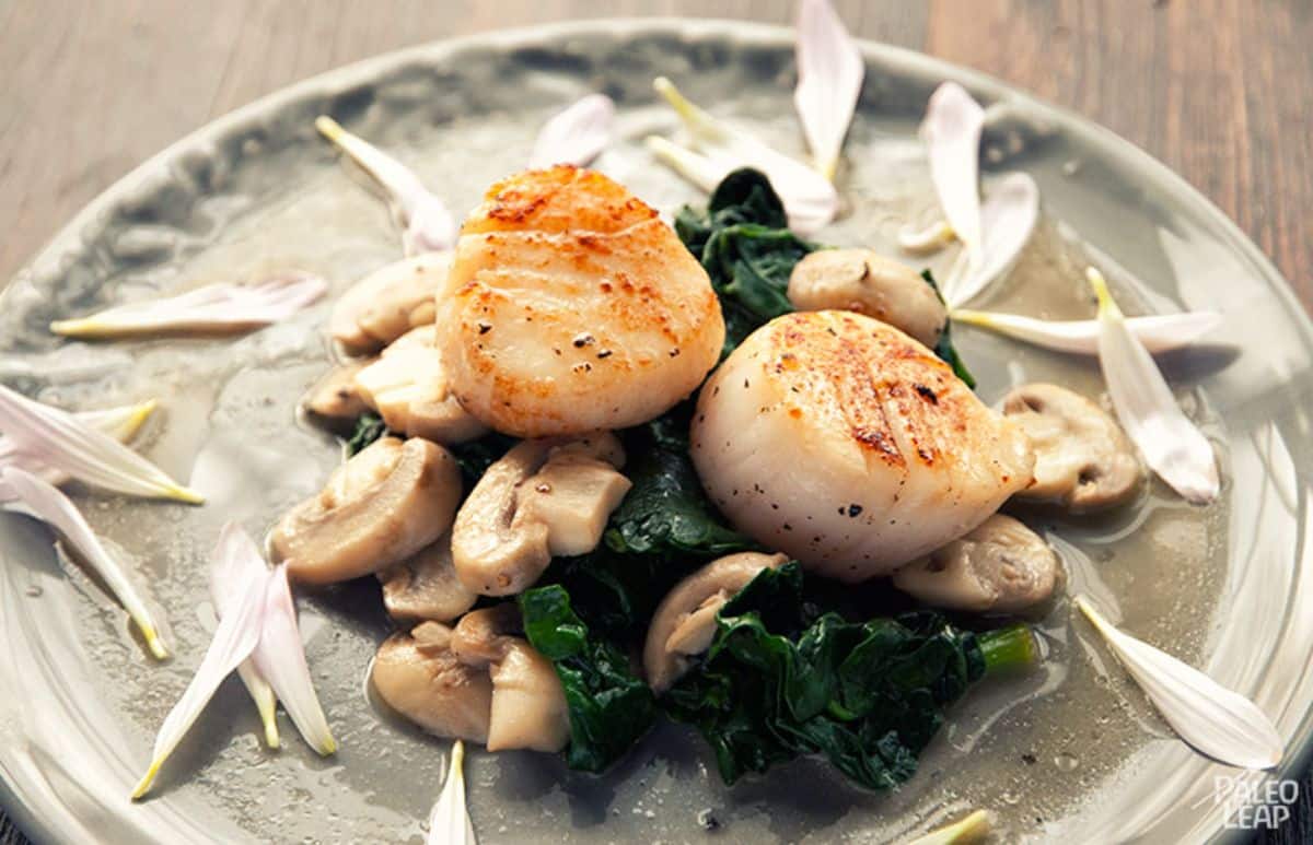 Sea Scallops With Mushrooms And Spinach