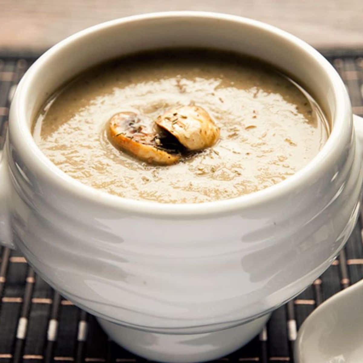 https://paleoleap.com/wp-content/uploads/2014/03/creamy-zucchini-and-mushroom-soup-featured.jpg