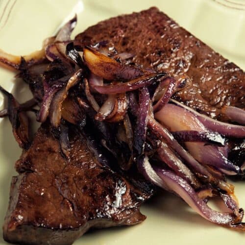 Steak With Caramelized Onions Recipe