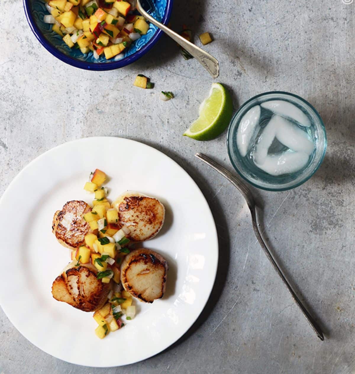 Pan Seared Scallops with Fresh Peach Salsa Recipe