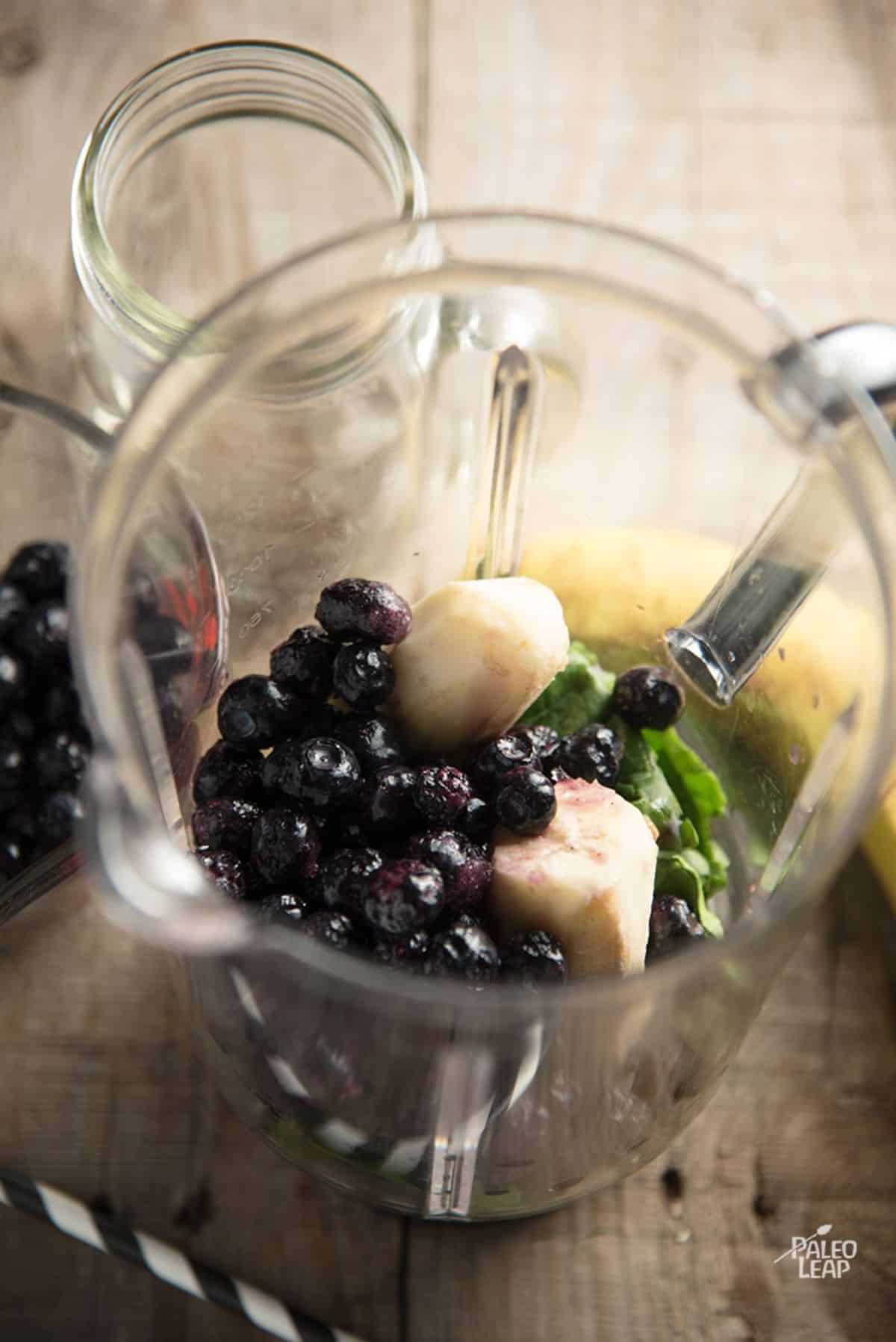 Spinach-Blueberry Frozen Smoothie Recipe Preparation