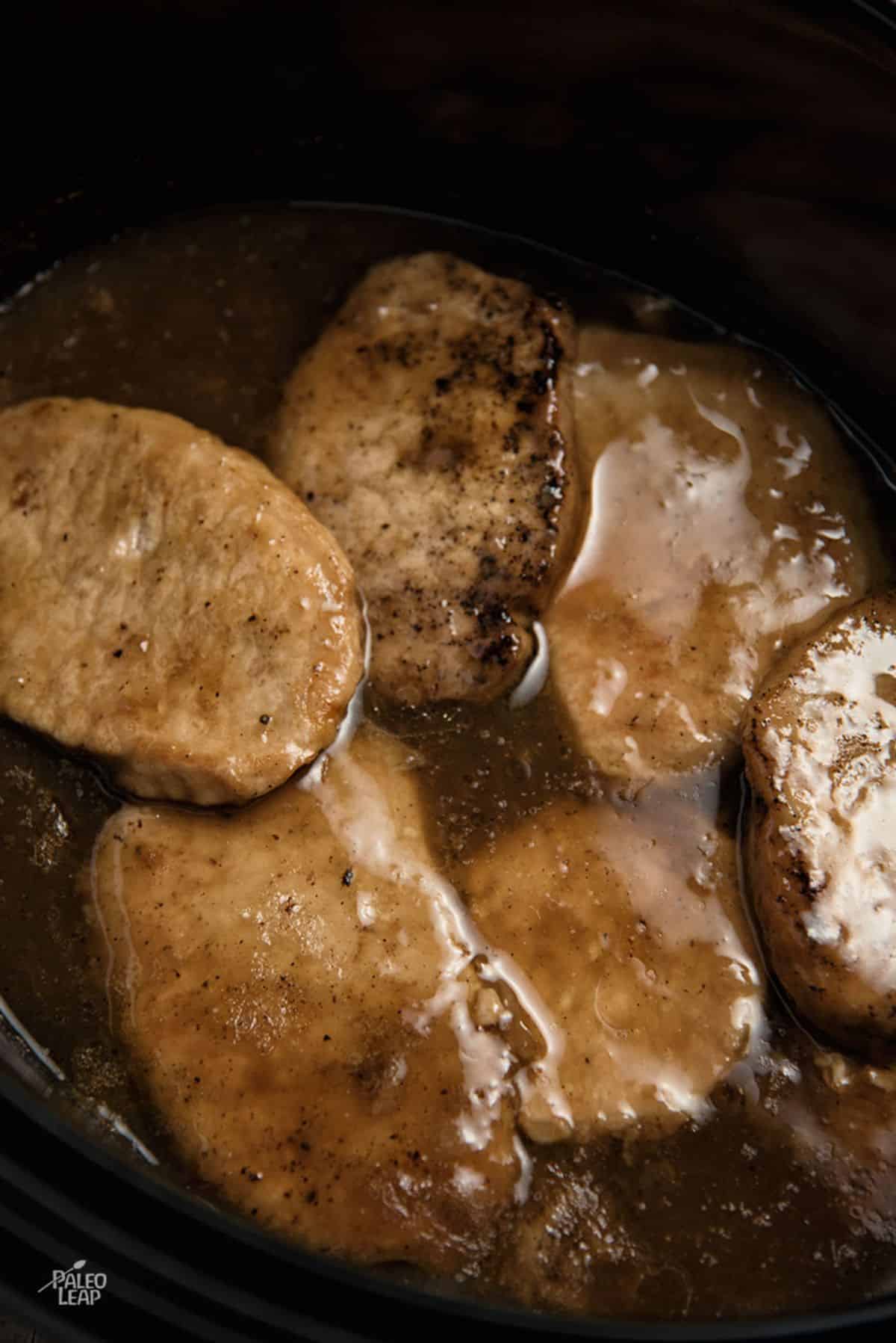 Old-Fashioned Slow Cooker Pork Chops Recipe Preparation