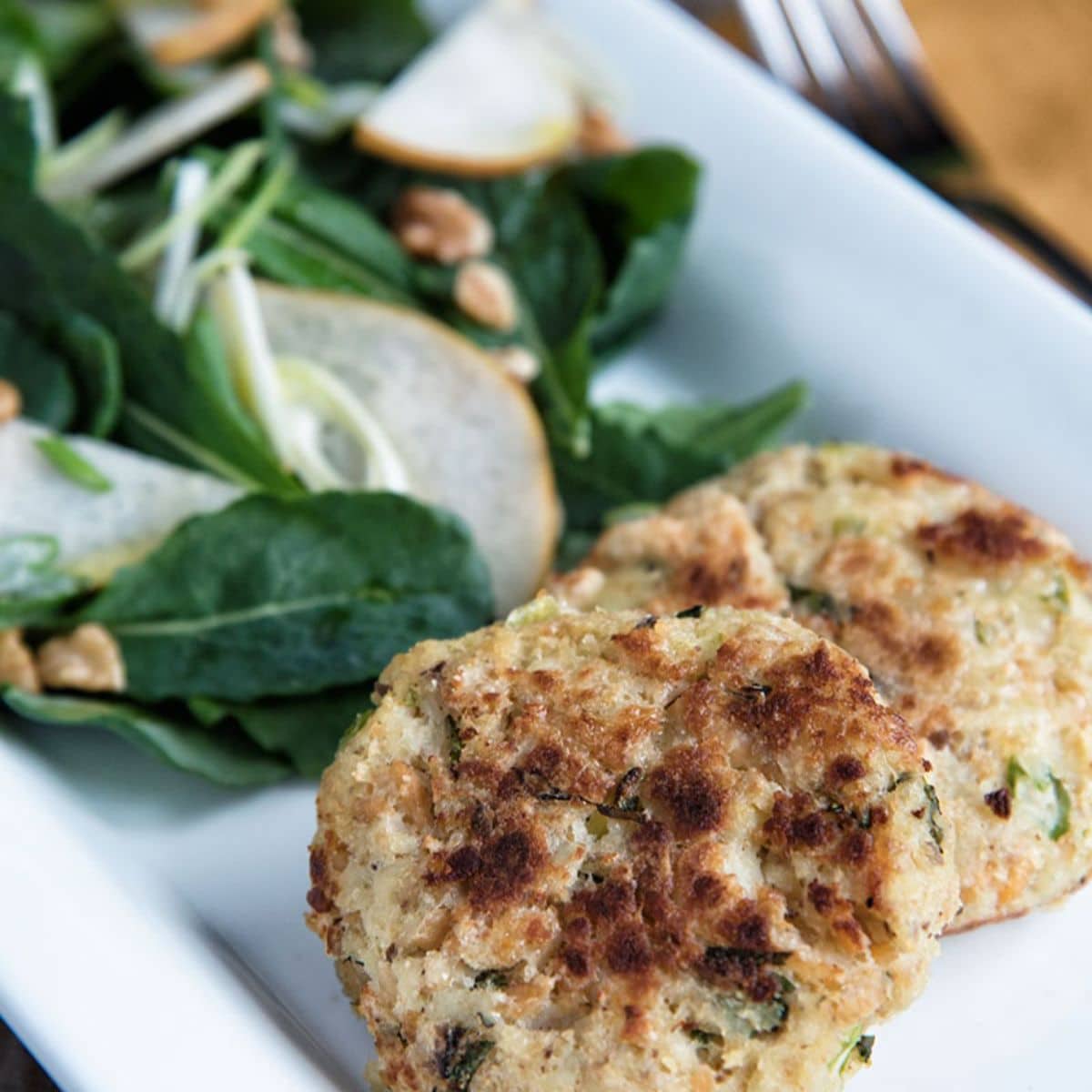 Salmon Cakes Featured