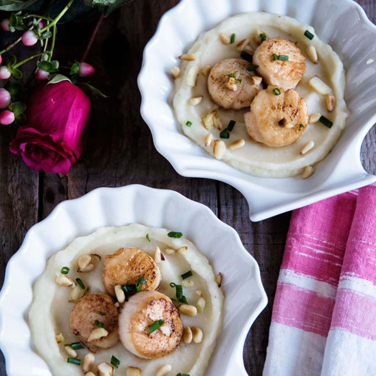 Scallops With Potato-Cauliflower Puree Featured