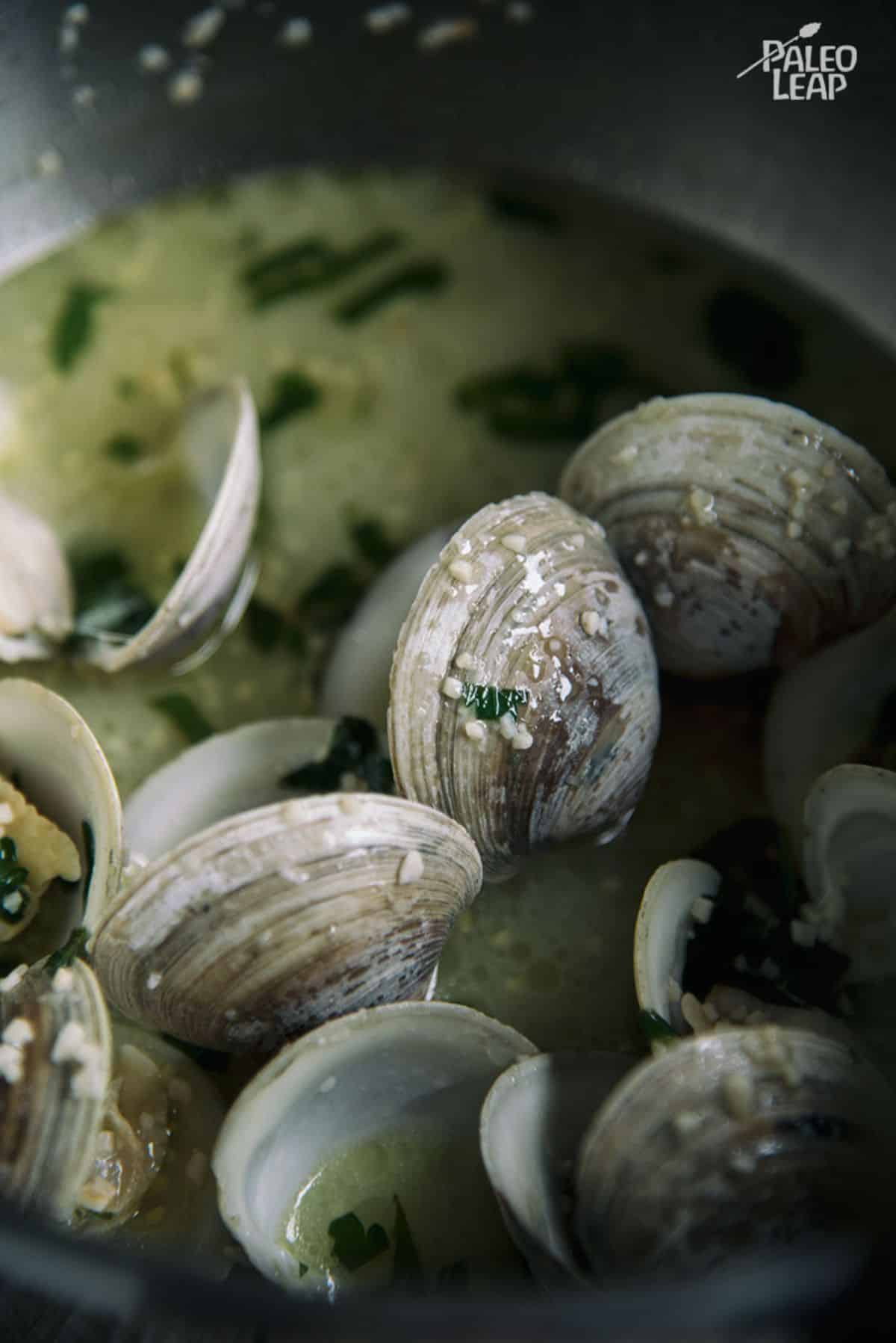 Steamed Garlic Clams Recipe Preparation