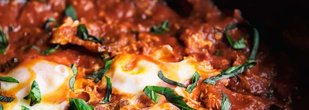 poached eggs pizza sauce main