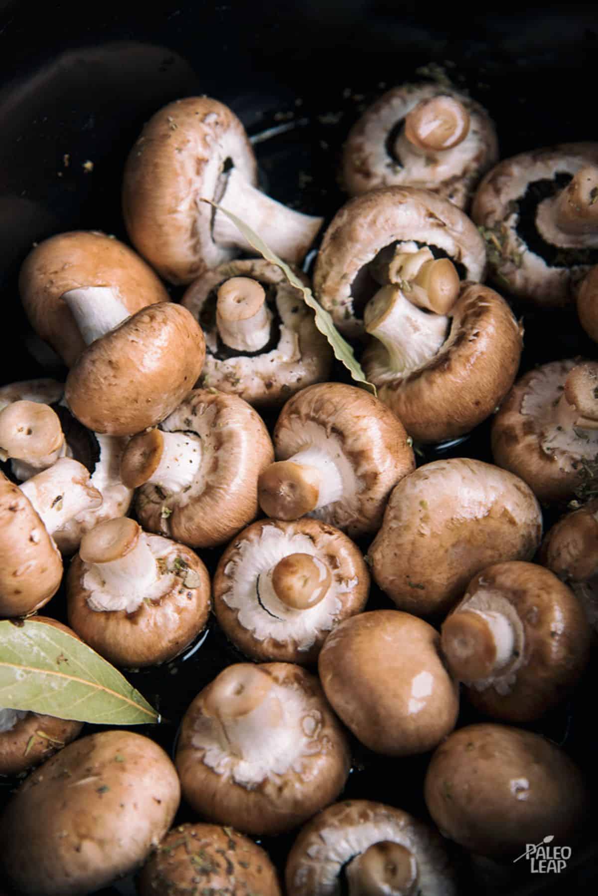 Slow Cooker Herb Mushrooms Recipe Preparation