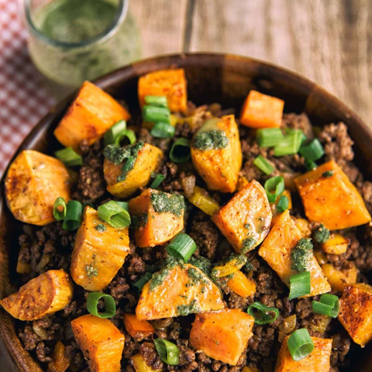 Deep South Dish: Ground Beef and Squash Skillet