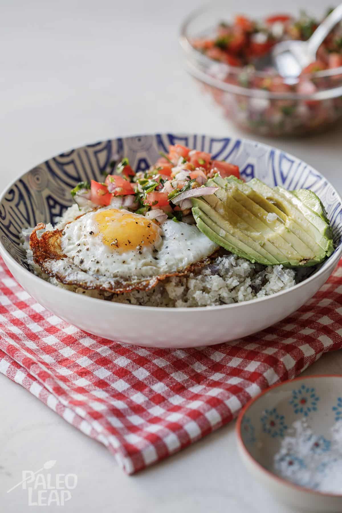 Paleo Breakfast Bowl with Pico de Gallo