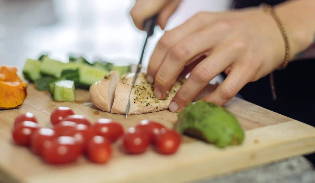 This Meal Prep Cutting Board Is the Secret to Easy Dinners