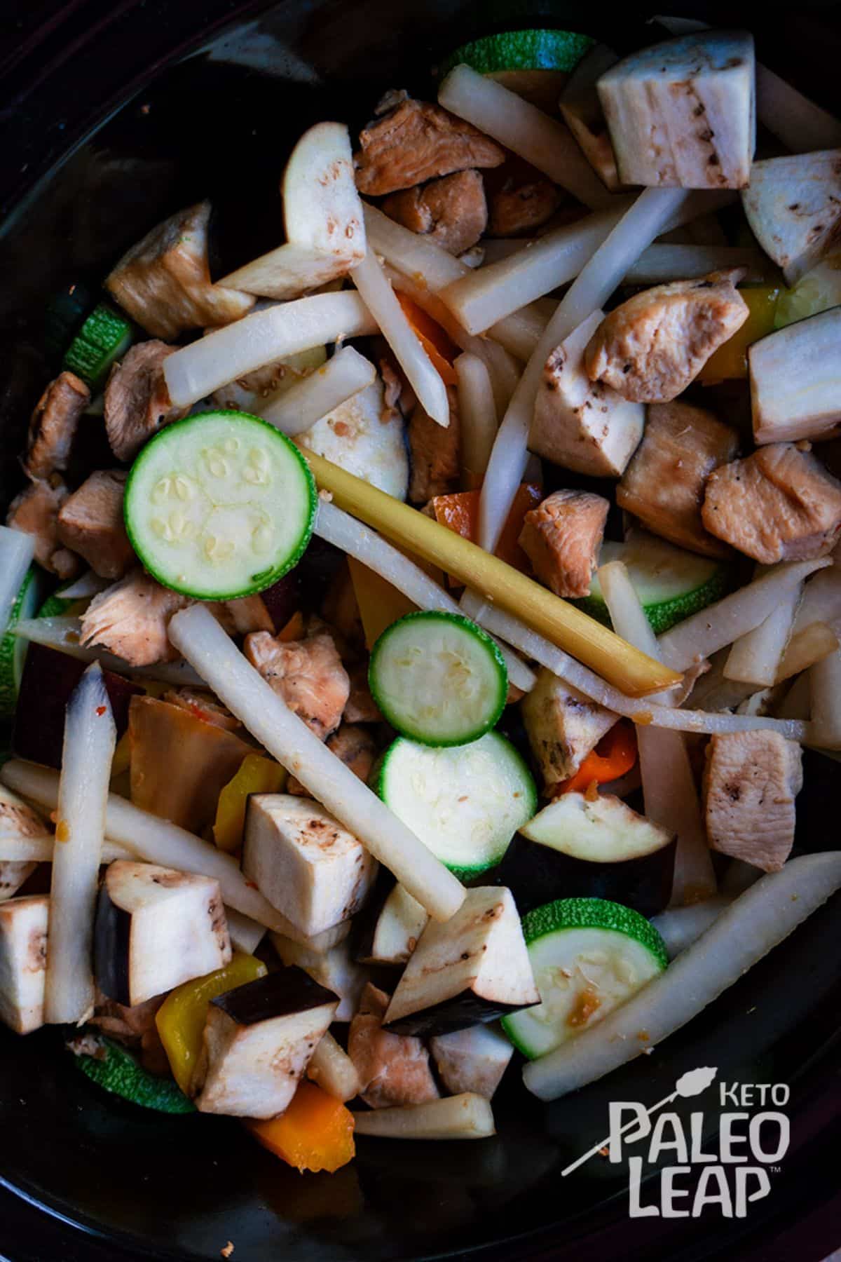 Keto Slow Cooker Kung-Pao Chicken preparation.