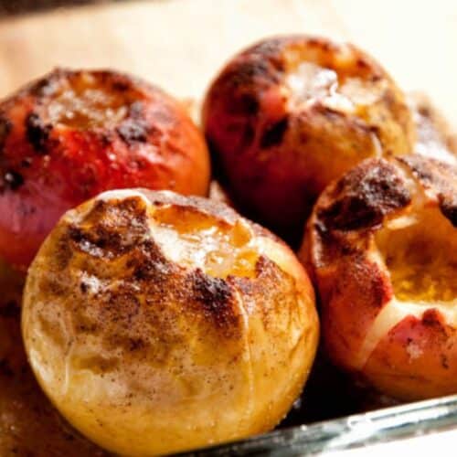 Baked Apples With Cinnamon and Butter