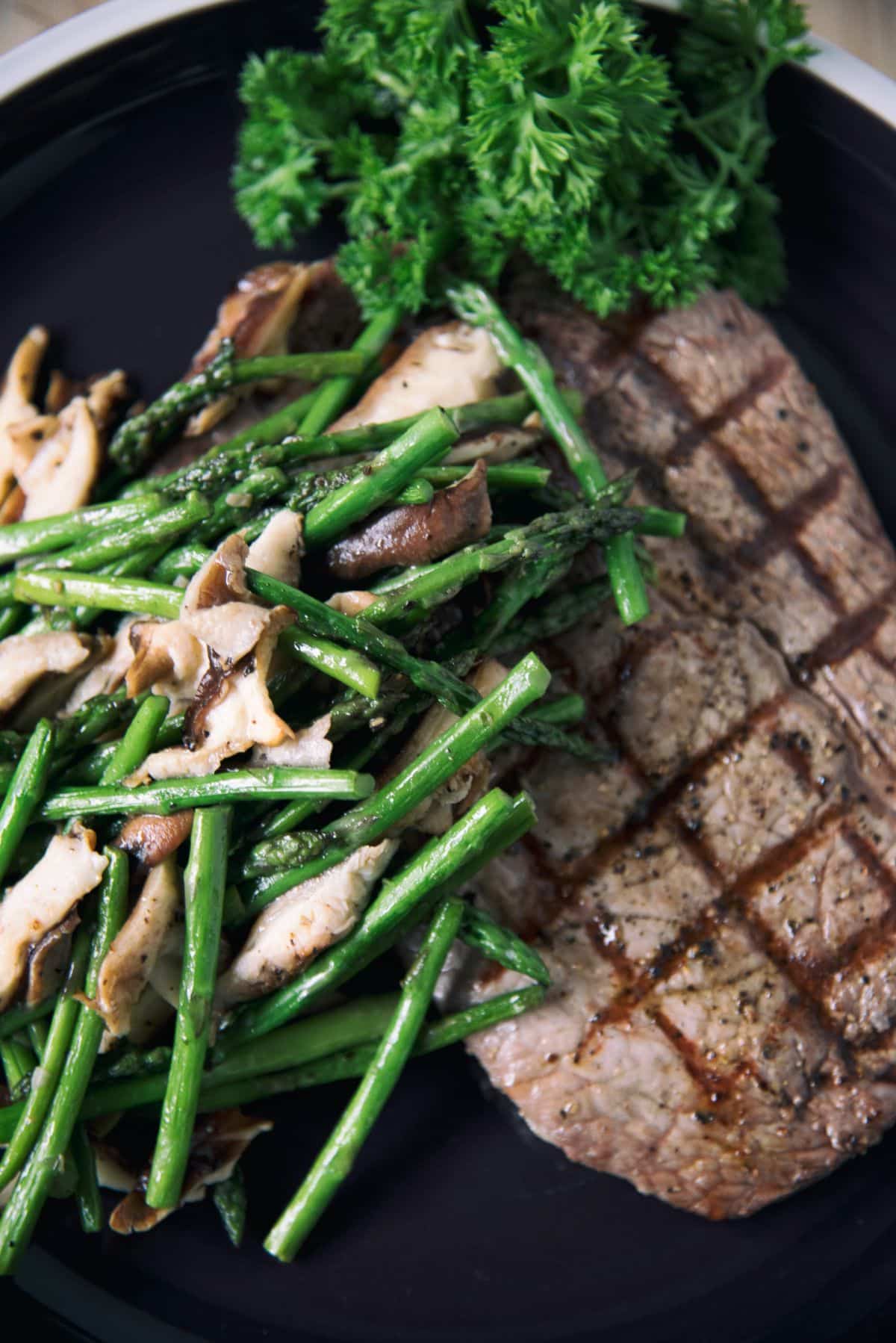 Peppercorn Steaks With Roasted Asparagus And Shiitake Mushrooms