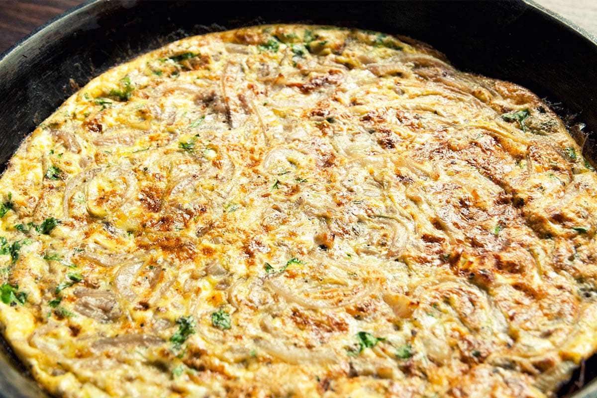 closeup of Onion and Balsamic Vinegar Frittata in a pan